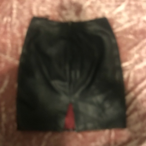 Leather skirt - Picture 2 of 2